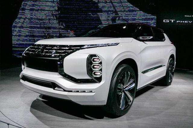 新車名為三菱GT-PHEV，整體的造型比領克01漂亮
