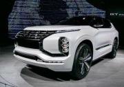 新車名為三菱GT-PHEV，整體的造型比領(lǐng)克01漂亮