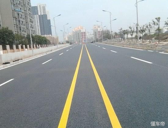 新手上路這幾種馬路標線一定要注意 熟記于心對大家都安全