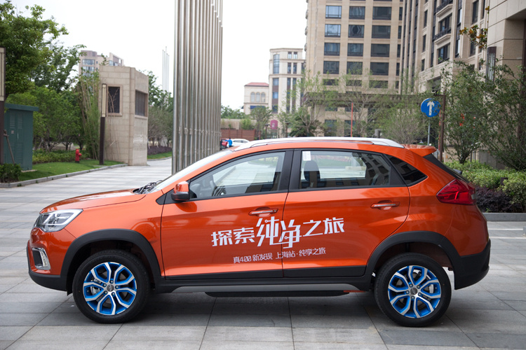 它可能是年輕人的第一輛車(chē) 試駕奇瑞瑞虎3xe 400