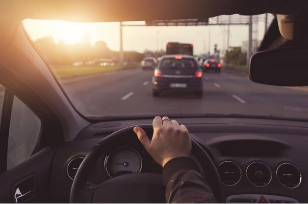 儀表盤上這11個(gè)“燈亮了” 快靠邊停車，別猶豫！不然出大事！