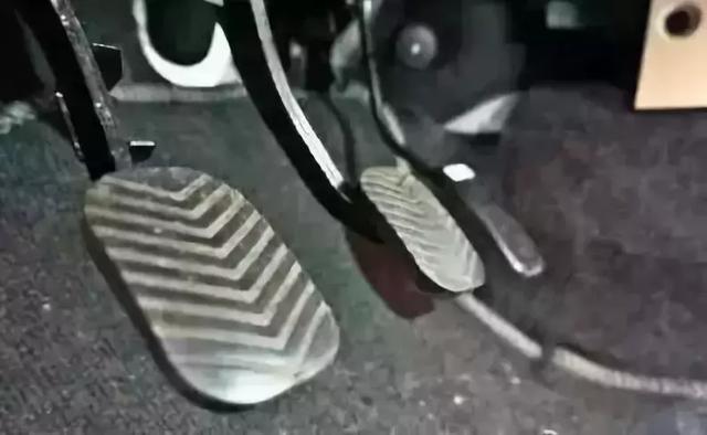 不想愛(ài)車(chē)減壽 這些駕車(chē)壞習(xí)慣必須改    