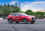 WEY P8插電混動SUV 路權(quán)與豪華可兼得