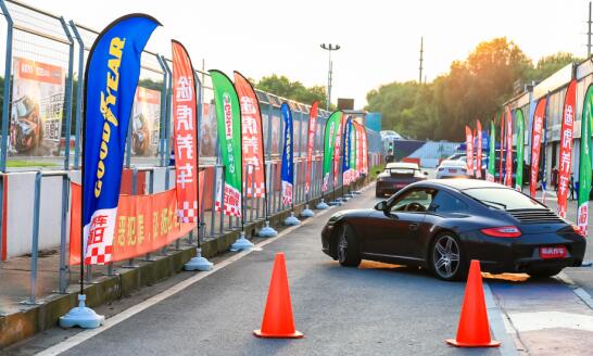 途虎養(yǎng)車·殼牌鵬致旗艦店