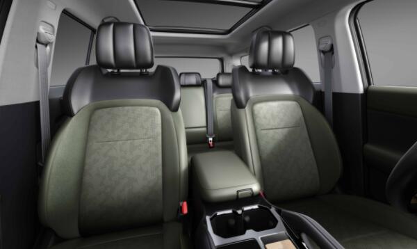 CITY DRIVE必備！ICAR 03潮酷時尚造型自成焦點