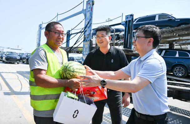 戰高溫送關懷 保質量促生產 賽力斯汽車智慧工廠保障高效交付