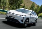 2024世界智能網聯汽車大會：東風風神L7獲“新能源汽車人氣車型”大獎