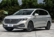 中大型MPV之爭(zhēng)，豐田賽那和威然哪個(gè)好？